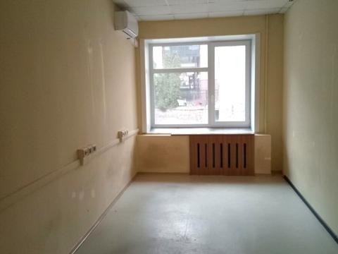 комерційна за адресою Дмитрівська вул., 18/24