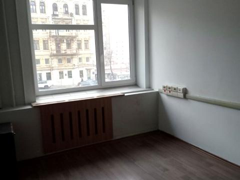 комерційна за адресою Дмитрівська вул., 18/24