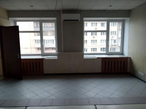 комерційна за адресою Дмитрівська вул., 18/24