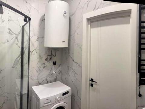 квартира по адресу Салютная ул., (Будинок 02301-02303)