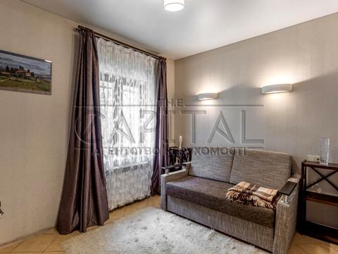 будинок за адресою Лугова