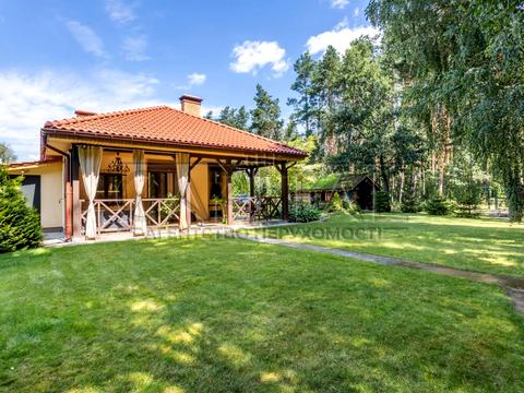 будинок за адресою Лугова