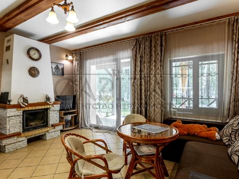 будинок за адресою Лугова