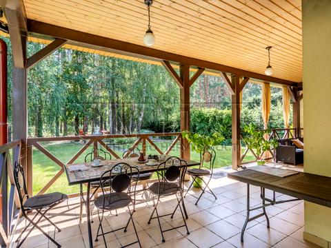 будинок за адресою Лугова