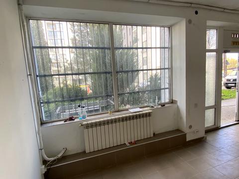 комерційна за адресою Роксоляни вул., 56