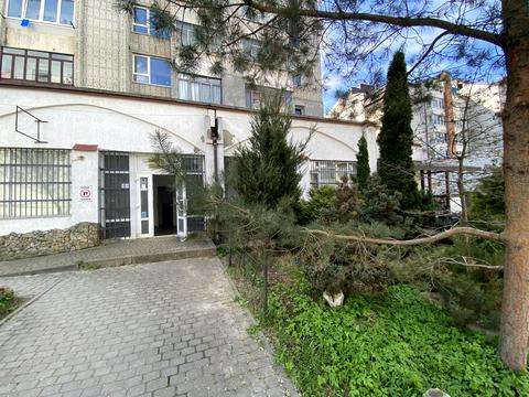 комерційна за адресою Роксоляни вул., 56
