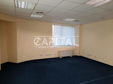 комерційна за адресою Дегтярна вул., 8