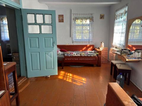 будинок за адресою с. Пирогівці, комарова, 22