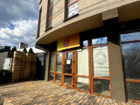 коммерческая по адресу Побратимів, 1