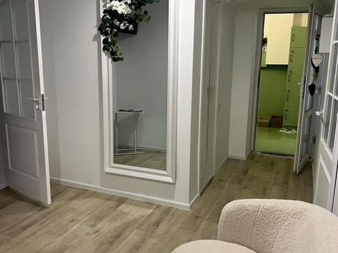 комерційна за адресою Миколи Ващука вул. (Квятека), 20б