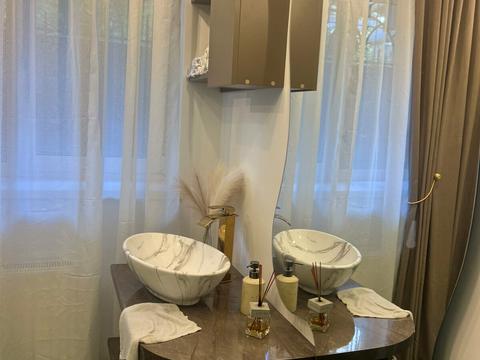 комерційна за адресою Миколи Ващука вул. (Квятека), 20б