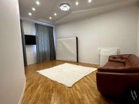 квартира за адресою Небесної Сотні вул., 38