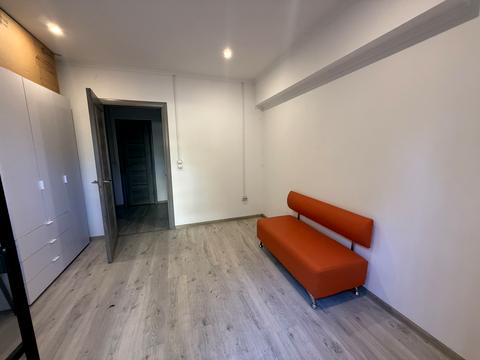 комерційна за адресою Минайська вул., 111