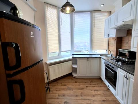 квартира за адресою Братська вул., 12