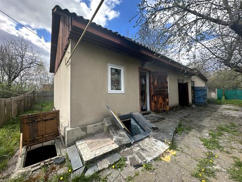 будинок за адресою с. Малі Коровинці, Вишнева, 20