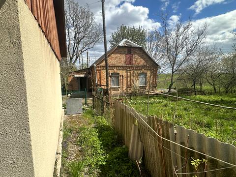 будинок за адресою с. Малі Коровинці, Вишнева, 20
