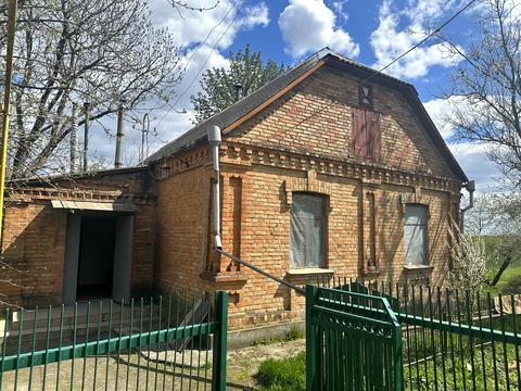 будинок за адресою с. Малі Коровинці, Вишнева, 20