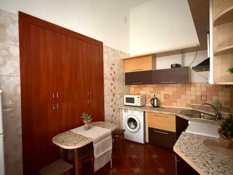 квартира за адресою Театральна вул., 8