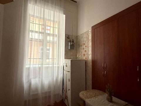 квартира за адресою Театральна вул., 8