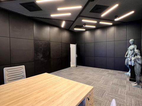 коммерческая по адресу Алли Тарасової ул., 5