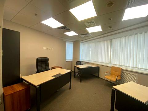 комерційна за адресою Володимирська вул., 12