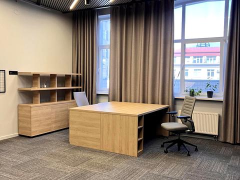 комерційна за адресою Алли Тарасової вул., 5