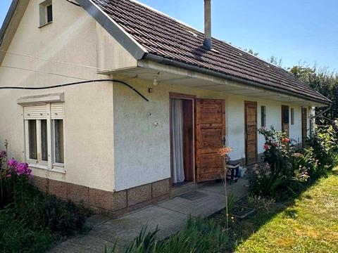 будинок за адресою Курія