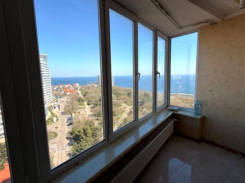 квартира за адресою Літературна вул., 12