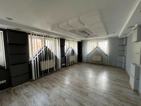 комерційна за адресою Президента Грушевського просп., 4в