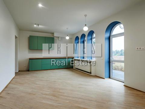 комерційна за адресою Залужний пров., 5