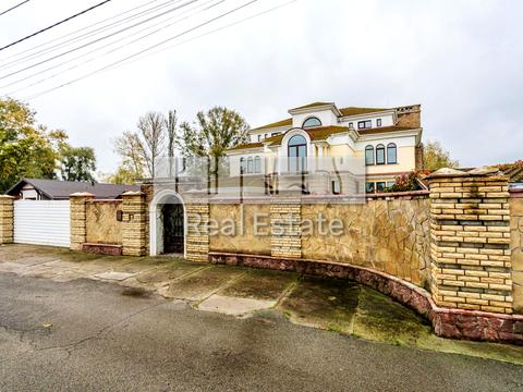 комерційна за адресою Залужний пров., 5