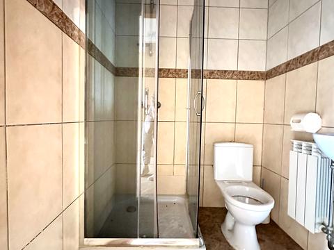 комерційна за адресою Львівська вул., 1