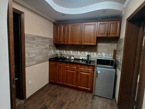 комерційна за адресою Космонавтів вул., 40