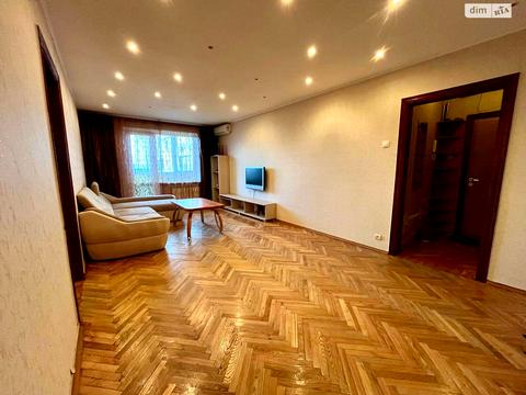 квартира за адресою Анни Ахматової вул., 6