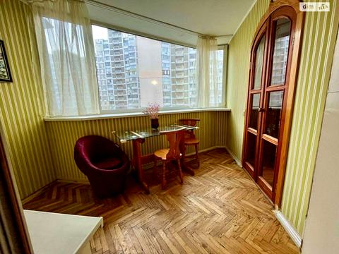 квартира за адресою Анни Ахматової вул., 6