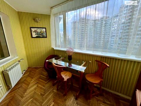 квартира за адресою Анни Ахматової вул., 6