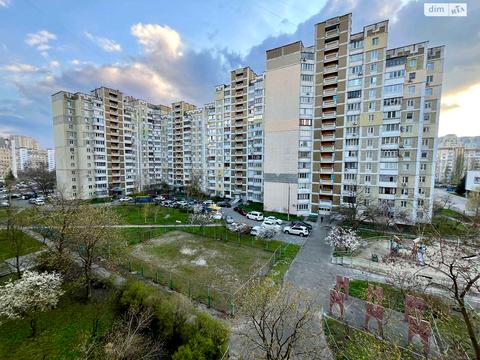 квартира за адресою Анни Ахматової вул., 6