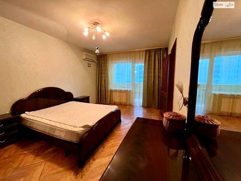 квартира за адресою Анни Ахматової вул., 6