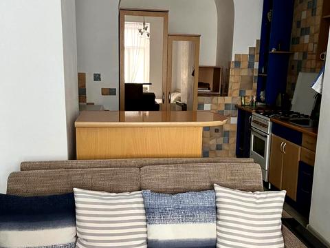 квартира за адресою Театральна вул., 23