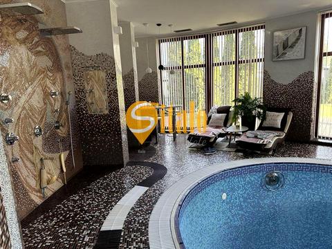 будинок за адресою Каштанова, 2А