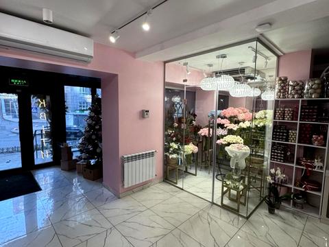 комерційна за адресою Василя Тютюнника вул. (Анрі Барбюса), 49