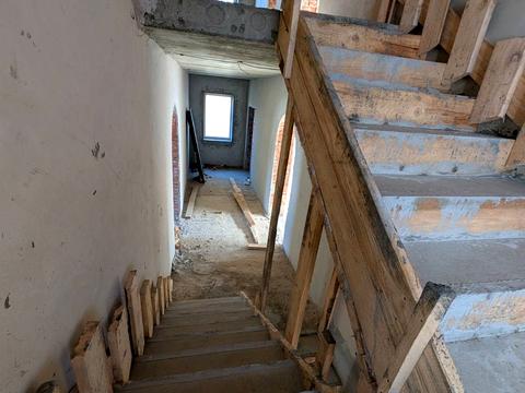 дом по адресу с. Угринов, Помаранчева