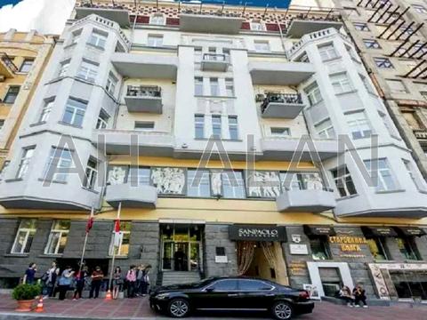 коммерческая по адресу Музейний пер., 4