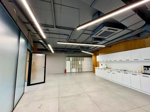 комерційна за адресою Виконкомівська вул., 15-А