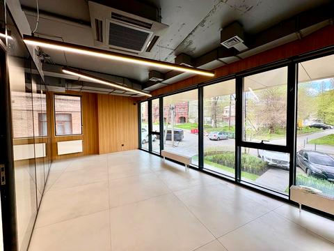 комерційна за адресою Виконкомівська вул., 15-А