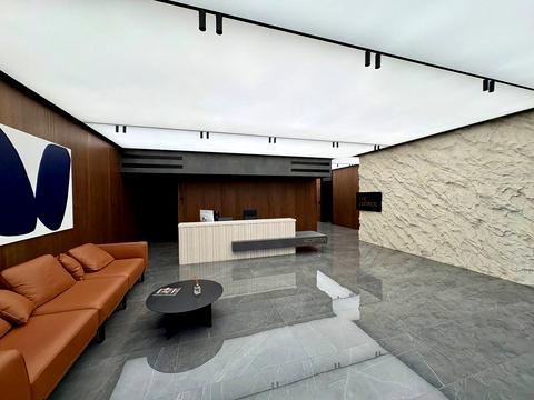 комерційна за адресою Виконкомівська вул., 15-А