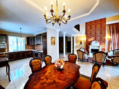 будинок за адресою 10-та Лінія вул.