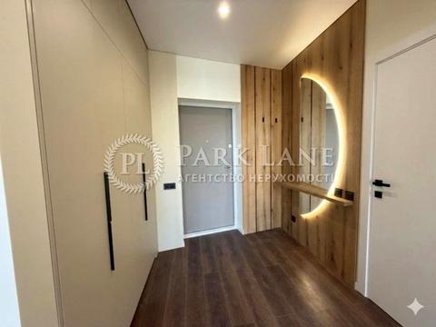 квартира за адресою Причальна вул., 8