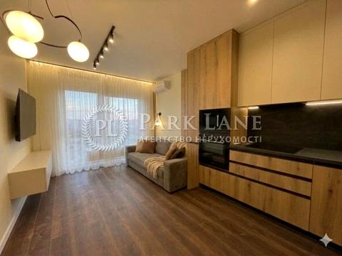 квартира за адресою Причальна вул., 8