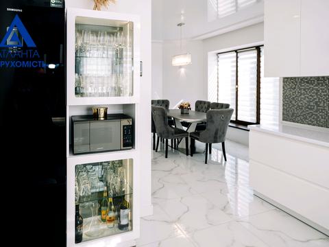 будинок за адресою НАБЕРЕЖНА